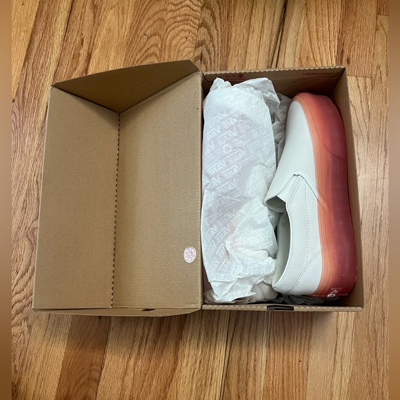 White Vans Slip-on platforms with gummy pinky orange soles - Picture 7 of 8